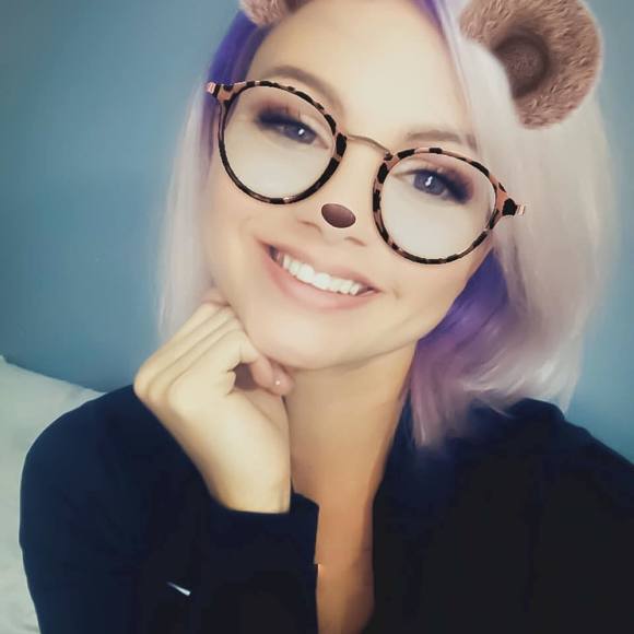 Meet your Posher, Hilary - Picture 1 of 1